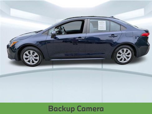 Used 2022 Toyota Corolla LE FWD image 2