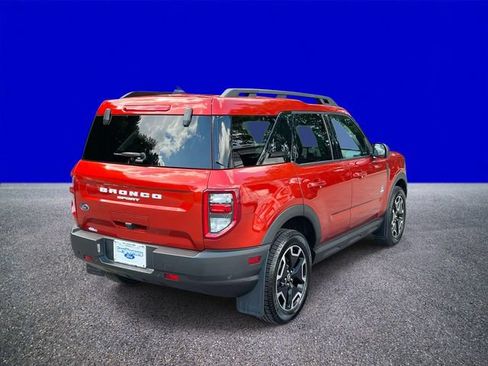 Used 2023 Ford Bronco Sport Outer Banks w/ Tech Package AWD/4WD image 3
