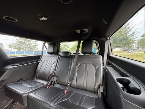 Used 2018 Ford Expedition Max Limited w/ Driver Assistance Package AWD/4WD image 10