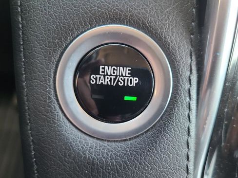 Used 2020 Cadillac Escalade Premium Luxury image 18