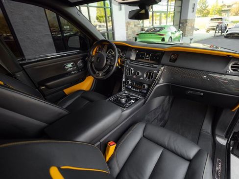 Used 2023 Rolls-Royce Cullinan Black Badge w/ Leather Finishing Pack AWD/4WD image 14