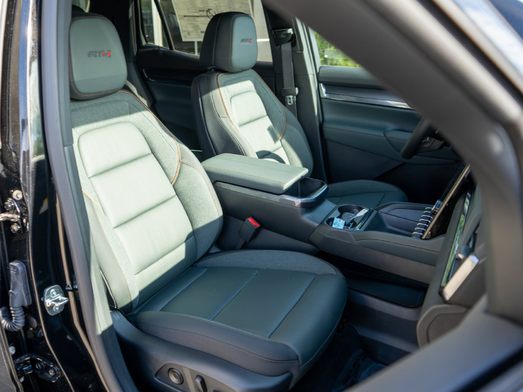 New 2027 GMC Terrain AT4 w/ Convenience Package III AWD/4WD image 9
