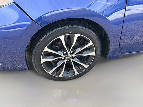 Used 2017 Toyota Corolla SE w/ SE Premium Package image 28