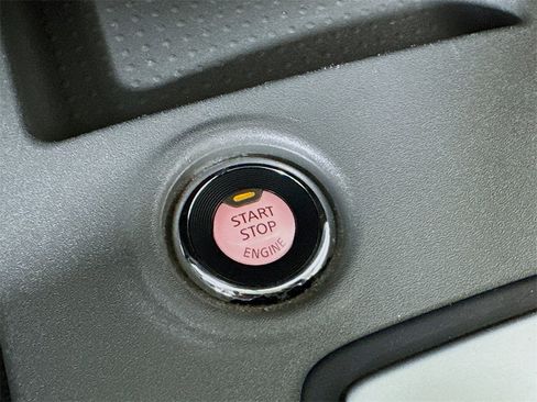 Used 2021 Nissan Frontier SV w/ Midnight Edition Floor Mats image 29