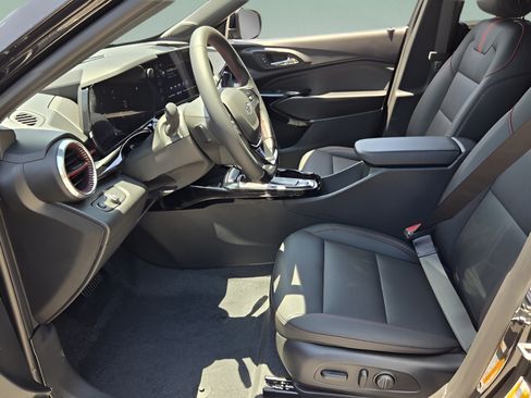 New 2026 Chevrolet Trax RS w/ Sunroof Package FWD image 9