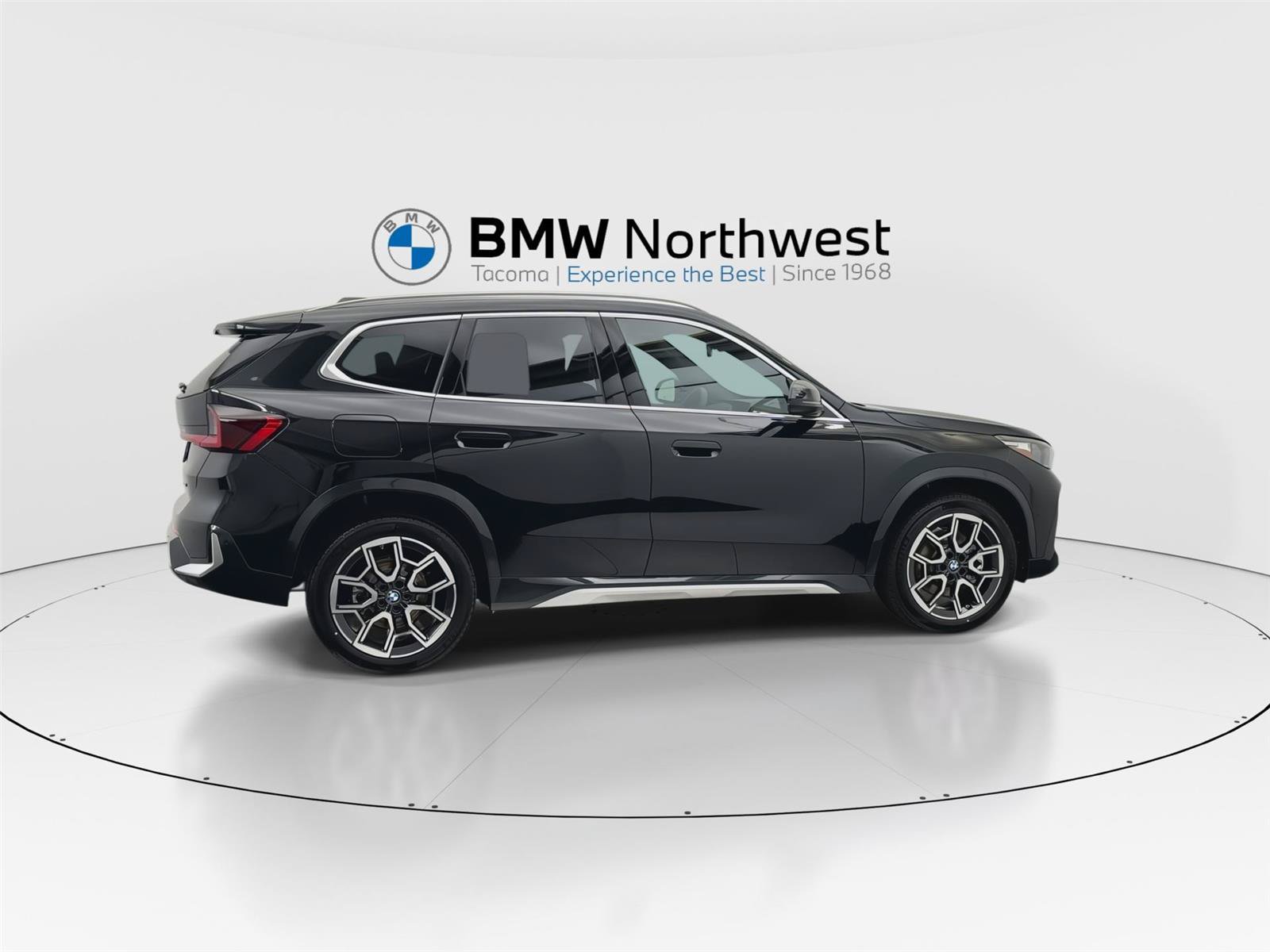 Used 2026 BMW X1 xDrive28i w/ Convenience Package AWD/4WD image 4