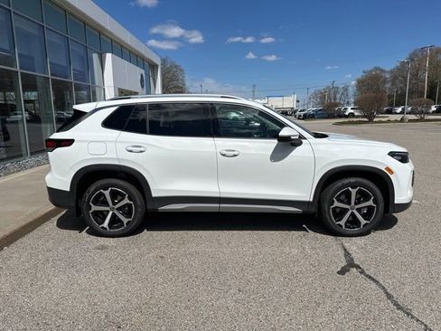 New 2026 Volkswagen Tiguan SE AWD/4WD image 8