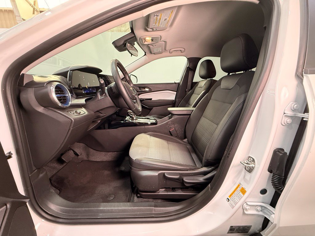 Certified 2026 Chevrolet Trax LT w/ Driver Confidence Package FWD image 16
