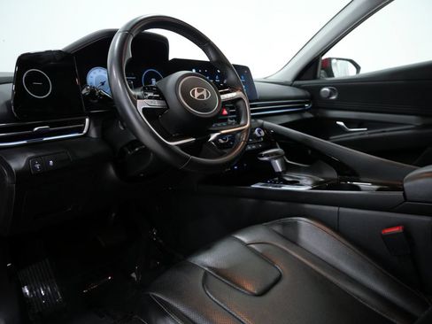 Used 2024 Hyundai Elantra Limited FWD image 12