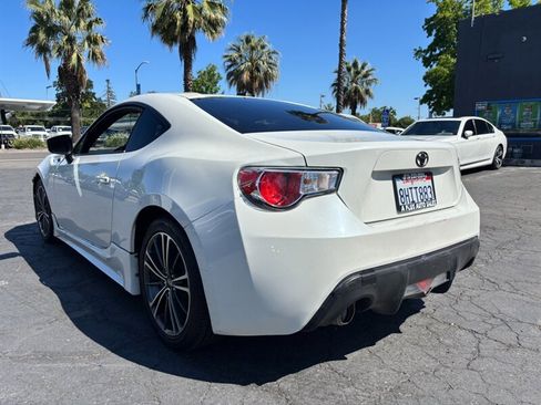 Used 2015 Scion FR-S RWD image 6