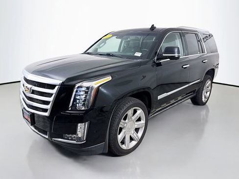 Used 2019 Cadillac Escalade Premium Luxury image 3