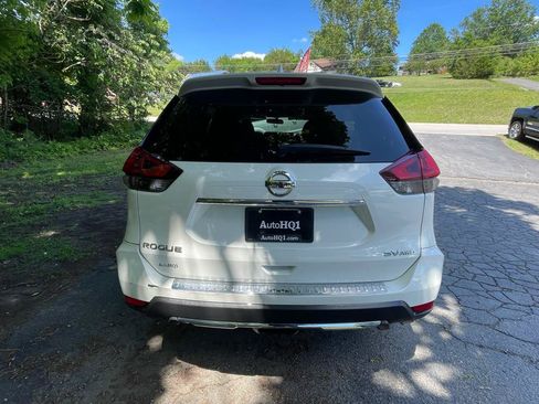 Used 2018 Nissan Rogue SV w/ Sun & Sound Touring Package AWD/4WD image 7