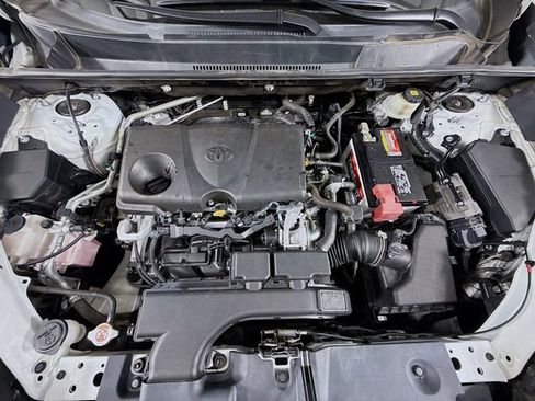 Certified 2020 Toyota RAV4 LE image 32