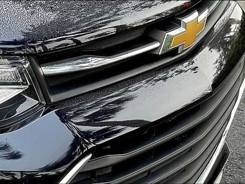 Used 2022 Chevrolet Trax LT w/ LT Convenience Package FWD image 29