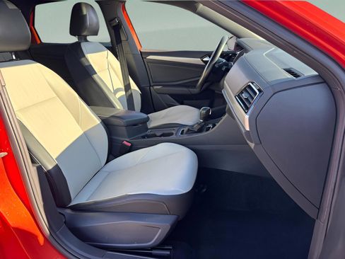 Used 2019 Volkswagen Jetta R-Line image 31