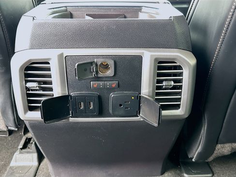 Used 2019 Ford F150 Platinum image 16