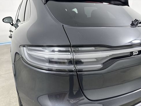Certified 2026 Porsche Macan AWD/4WD image 18