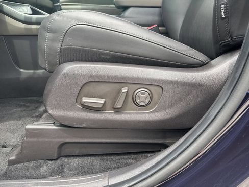 Used 2026 Kia Carnival FWD image 23