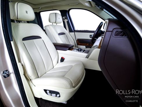 Used 2019 Rolls-Royce Cullinan image 33