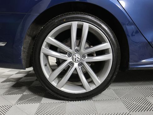 Used 2018 Volkswagen Passat 2.0T R-Line FWD image 7