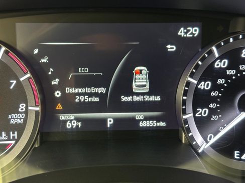 Used 2023 Toyota Highlander L FWD image 3