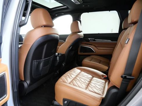Used 2025 Kia Telluride EX X-Line AWD/4WD image 14