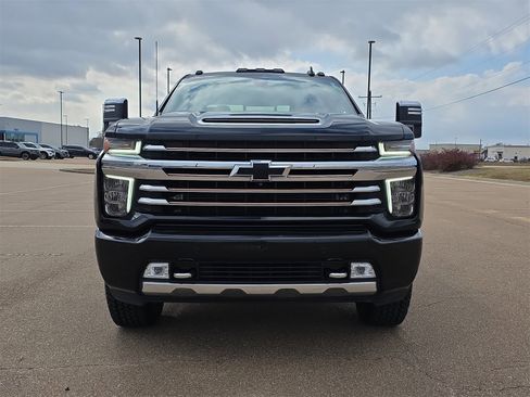 Used 2021 Chevrolet Silverado 2500 High Country w/ Z71 Off-Road Package image 3