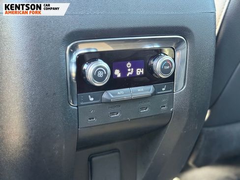 Used 2025 GMC Yukon Denali w/ Advanced Technology Package AWD/4WD image 41