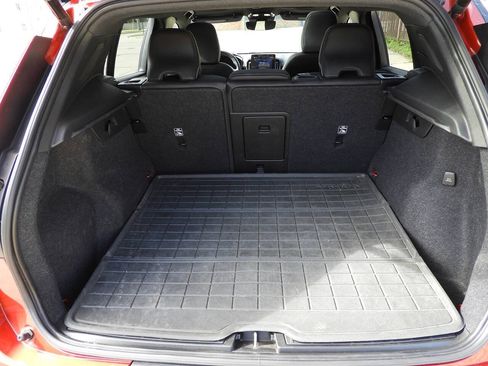 Used 2021 Volvo XC40 P8 Recharge w/ Advanced Package AWD/4WD image 26