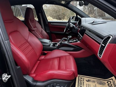 Used 2023 Porsche Cayenne S Platinum image 26