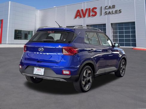 Used 2025 Hyundai Venue SEL FWD image 6