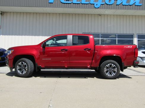 Used 2021 Chevrolet Colorado Z71 w/ Safety Package AWD/4WD image 11