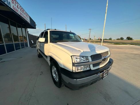 Used 2005 Chevrolet Avalanche Z66 w/ Sun And Sound Package image 7