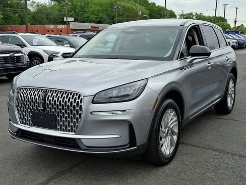 Used 2024 Lincoln Corsair AWD image 3