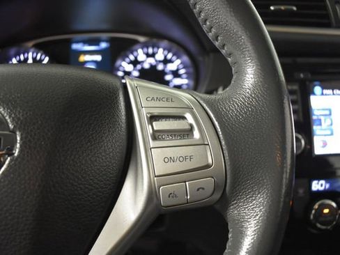 Used 2016 Nissan Rogue SL AWD/4WD image 17