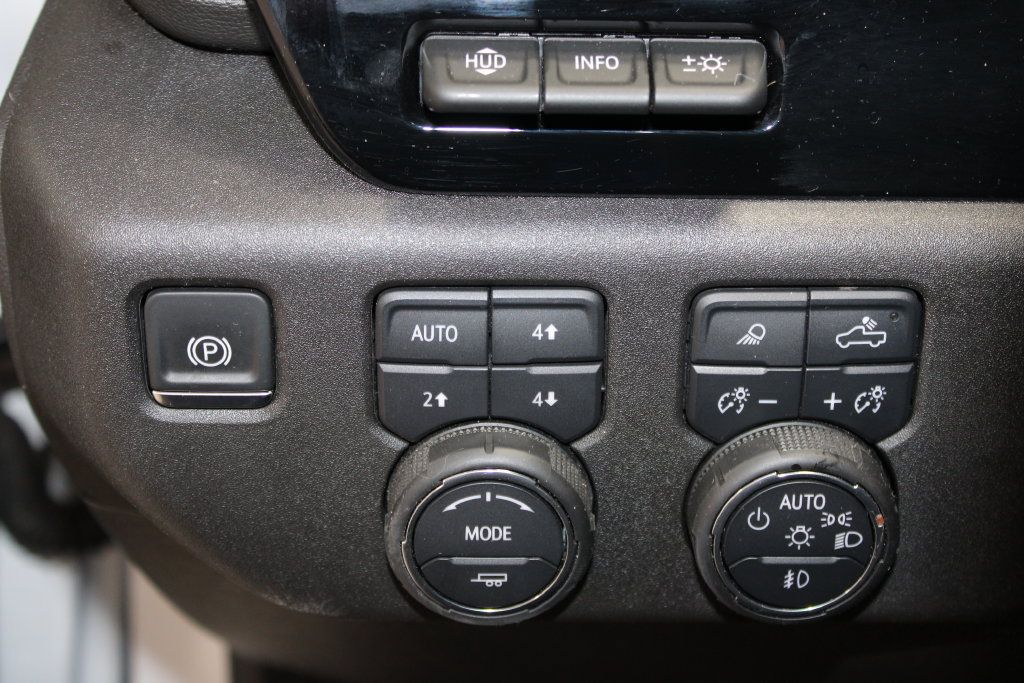 Used 2025 Chevrolet Silverado 2500 ZR2 w/ Technology Package AWD/4WD image 47