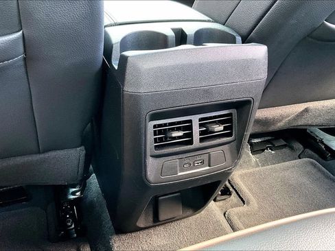Used 2025 GMC Canyon Denali AWD/4WD image 11