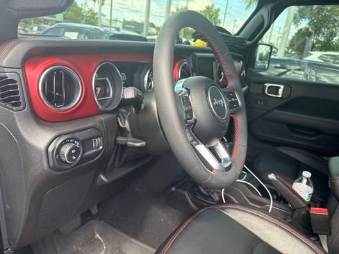 Used 2023 Jeep Gladiator Rubicon w/ LED Lighting Group AWD/4WD image 16
