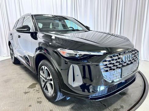 Certified 2025 Audi Q5 Premium w/ Convenience Package image 23