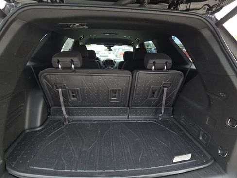 Used 2023 Chevrolet Traverse LT image 16
