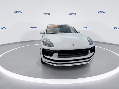Used 2024 Porsche Macan AWD/4WD image 3
