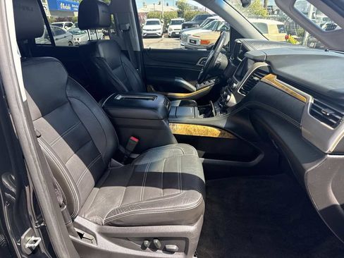 Used 2017 GMC Yukon Denali w/ Open Road Package AWD/4WD image 25