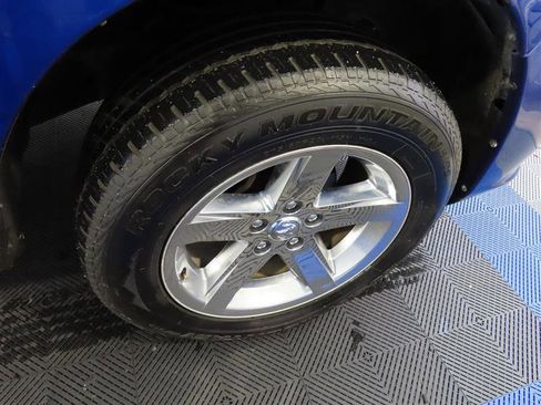 Used 2017 RAM 1500 Express AWD/4WD image 9