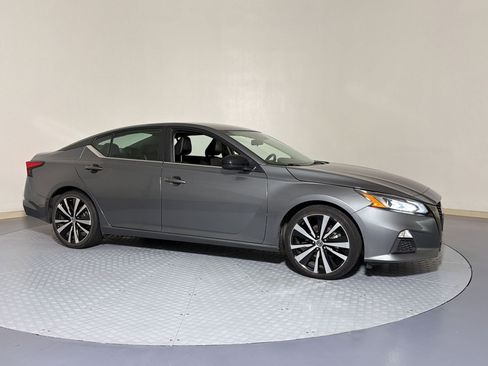 Used 2022 Nissan Altima 2.5 SR FWD image 6