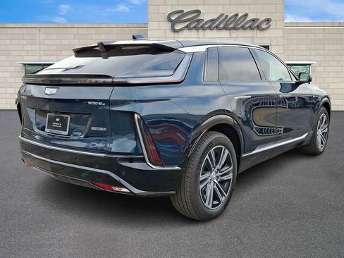 New 2025 Cadillac Lyriq Luxury image 3