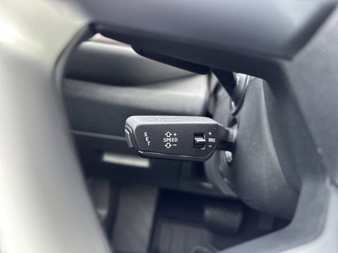 Used 2025 Audi Q5 Premium image 32