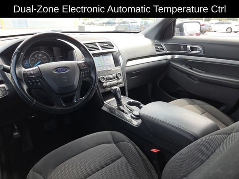 Used 2019 Ford Explorer XLT AWD/4WD image 11