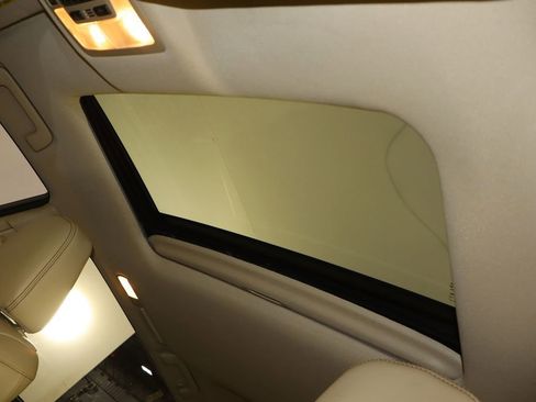 Used 2017 Toyota Highlander XLE image 23