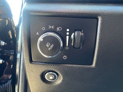 Used 2017 Jeep Grand Cherokee Limited image 31