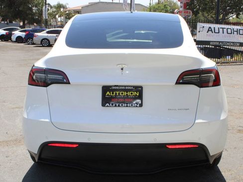 Used 2021 Tesla Model Y Long Range AWD/4WD image 22